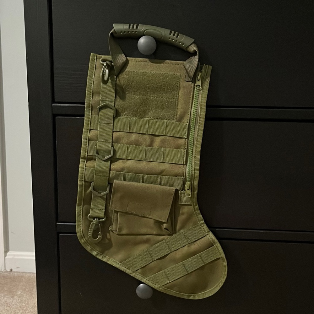 🎣 Green Stocking perfect for a fisherman! 🐟